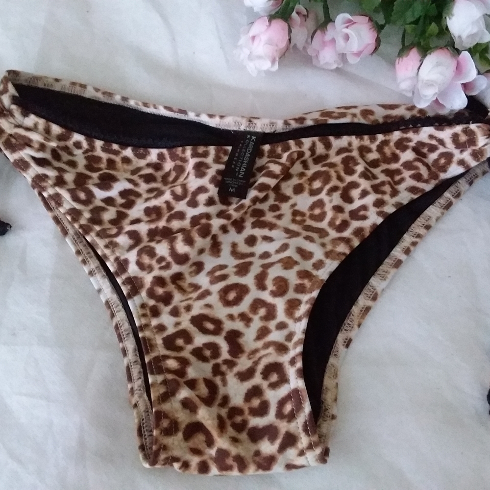 KARDASHIAN KOLLECTION  Black BIKINI BOTTOMS M